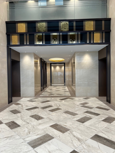 船橋サウスビル1階エレベータホール